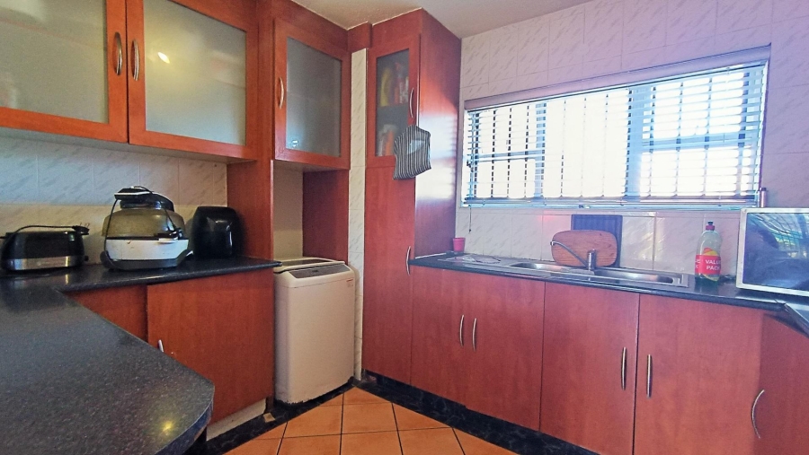 3 Bedroom Property for Sale in Westridge Western Cape